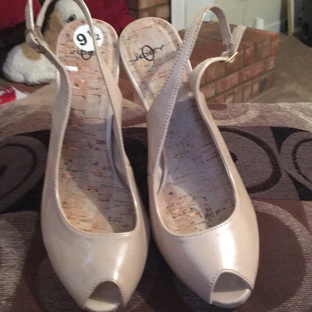 Mauve color appearance heels with platform sz 9.5